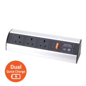 掛牆/檯面兩用式排插 - 3位英式(港式)插座 + 雙 USB 快速充電器（最大 20W）